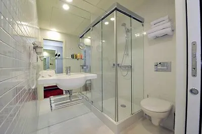 Astoria Hotel Прага 4*,